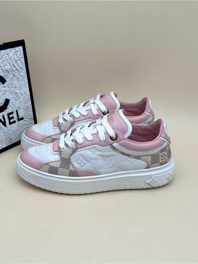 Louis Vuitton Women’s Pink, White & Beige Check Low-Top Sneakers